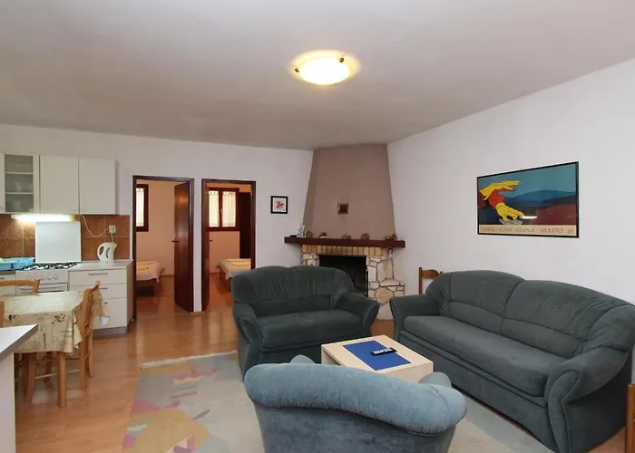 Nette In Mit Offenem Kamin By Interhome Appartement Rovinj