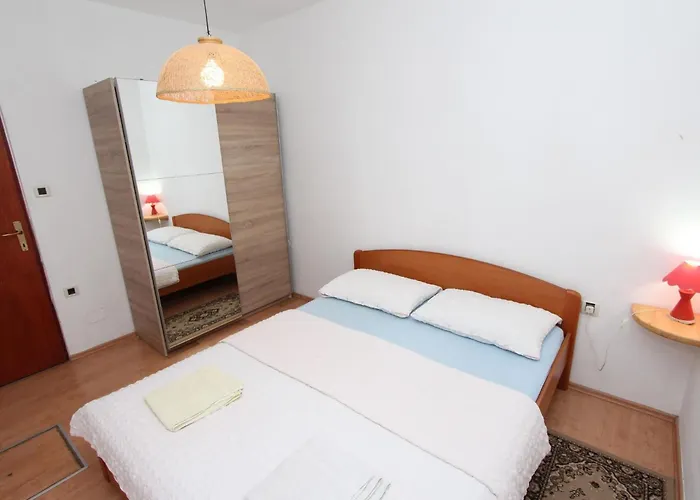 Nette In Mit Offenem Kamin By Interhome Rovinj