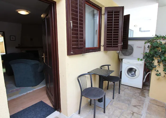 Nette In Mit Offenem Kamin By Interhome Appartement Rovinj