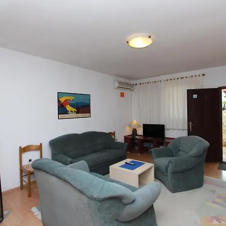 Nette In Mit Offenem Kamin By Interhome * Rovinj