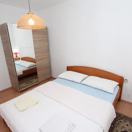Nette In Mit Offenem Kamin By Interhome Rovigno