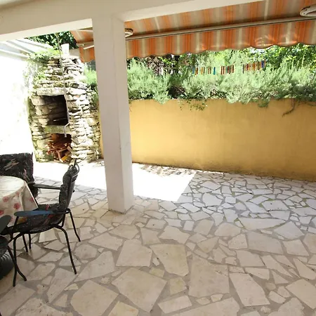 Appartamento Nette In Mit Offenem Kamin By Interhome Rovigno