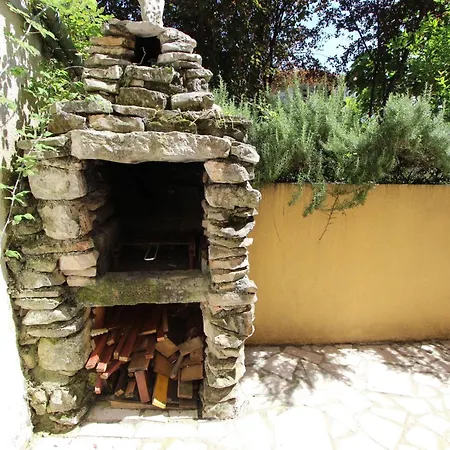 Nette In Mit Offenem Kamin By Interhome *